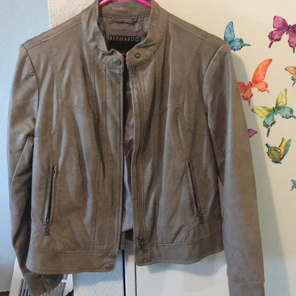 Bernardo olive jacket 🧥